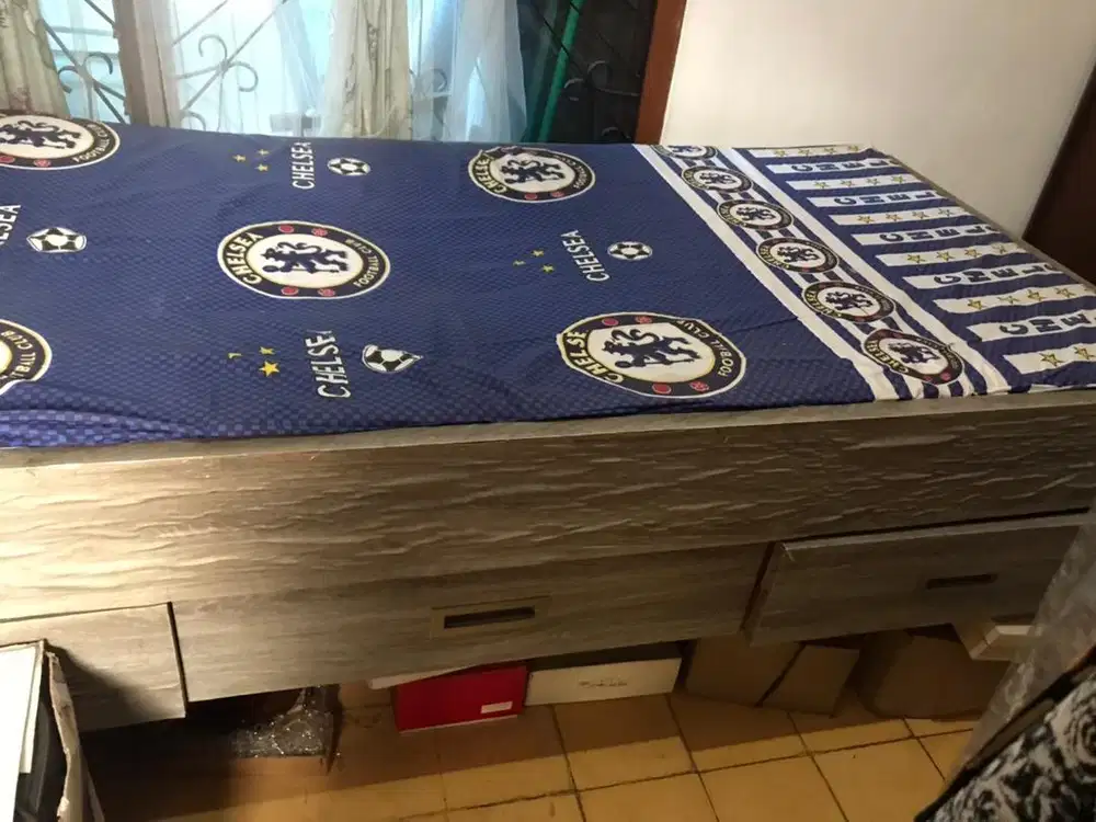 Tempat tidur Ukuran Sedang
