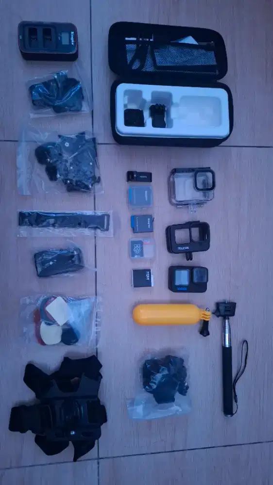 GoPro Hero 11 Black - Paket Fullset Super Komplit / Siap Pakai!
