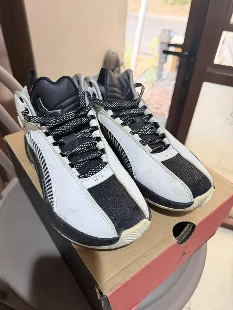 Air jordan 12 restro low