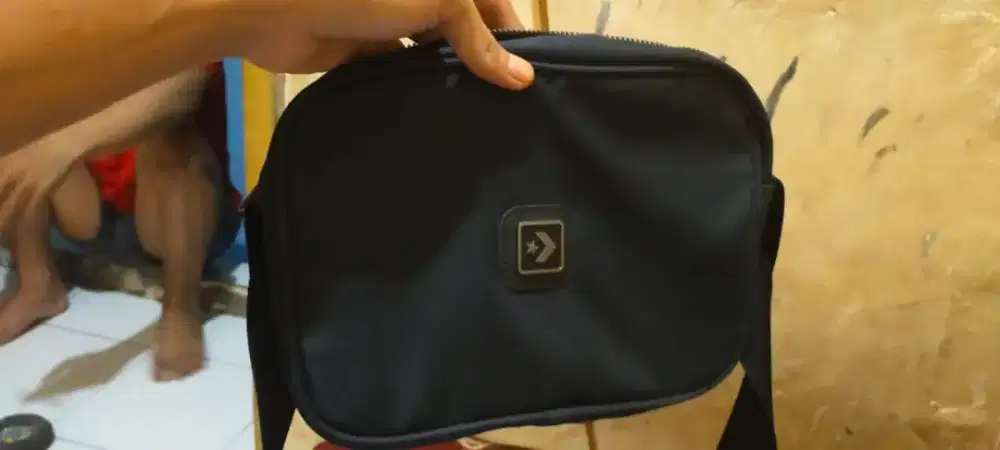 tas converse 4 tag