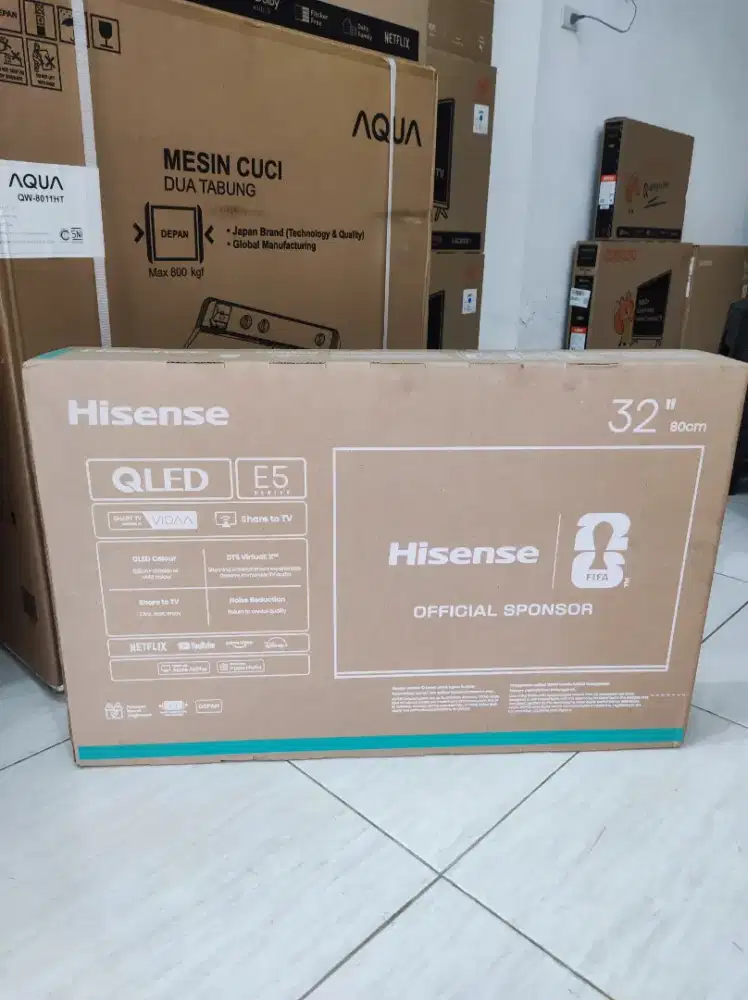 Hisense 32 in smart tv Qled