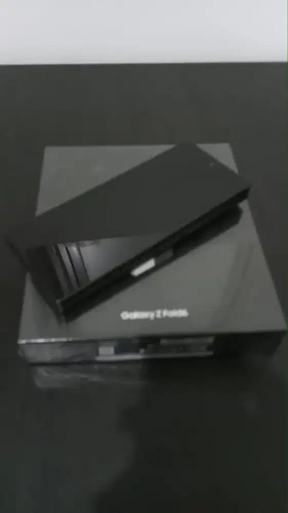 Galaxy Z Fold 6 512GB Phantom Black - Bodi 99% Mulus / Minus Dot Kecil
