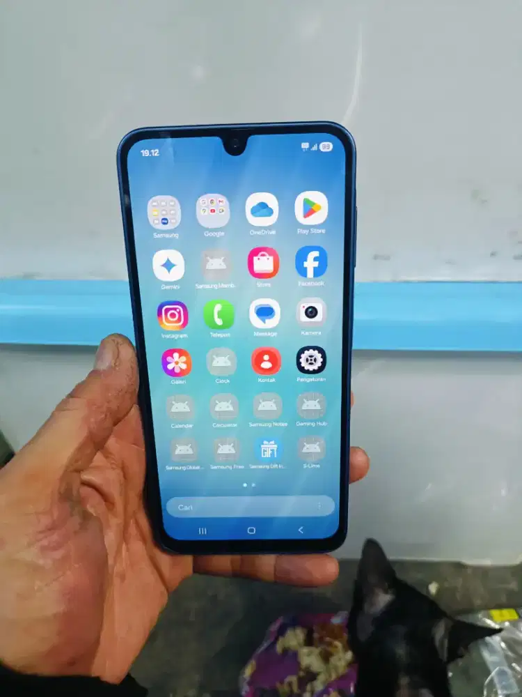 Samaung a17.   5g ram 8/256