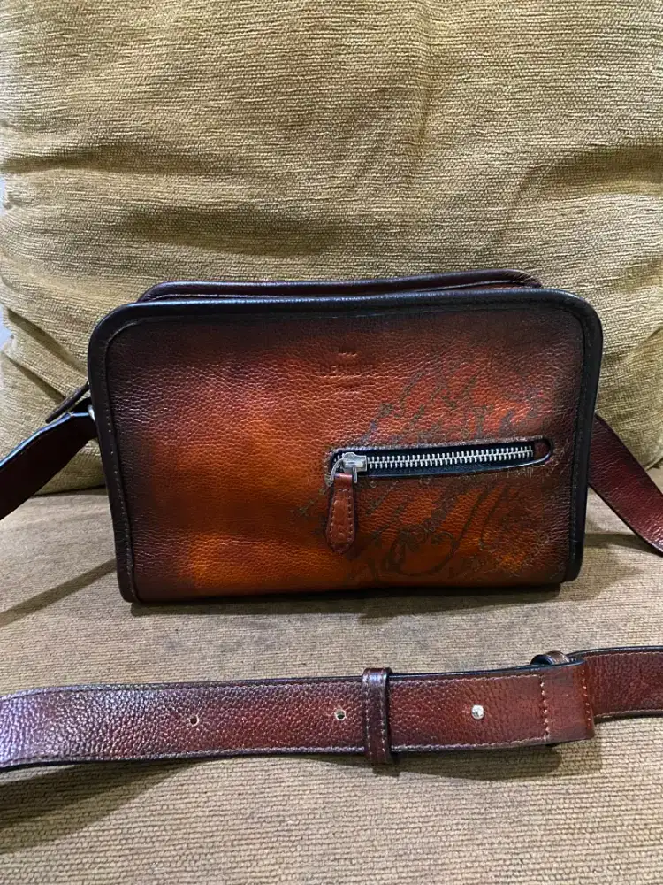 Tas messenger bag jurnalis berluti original net price termurah