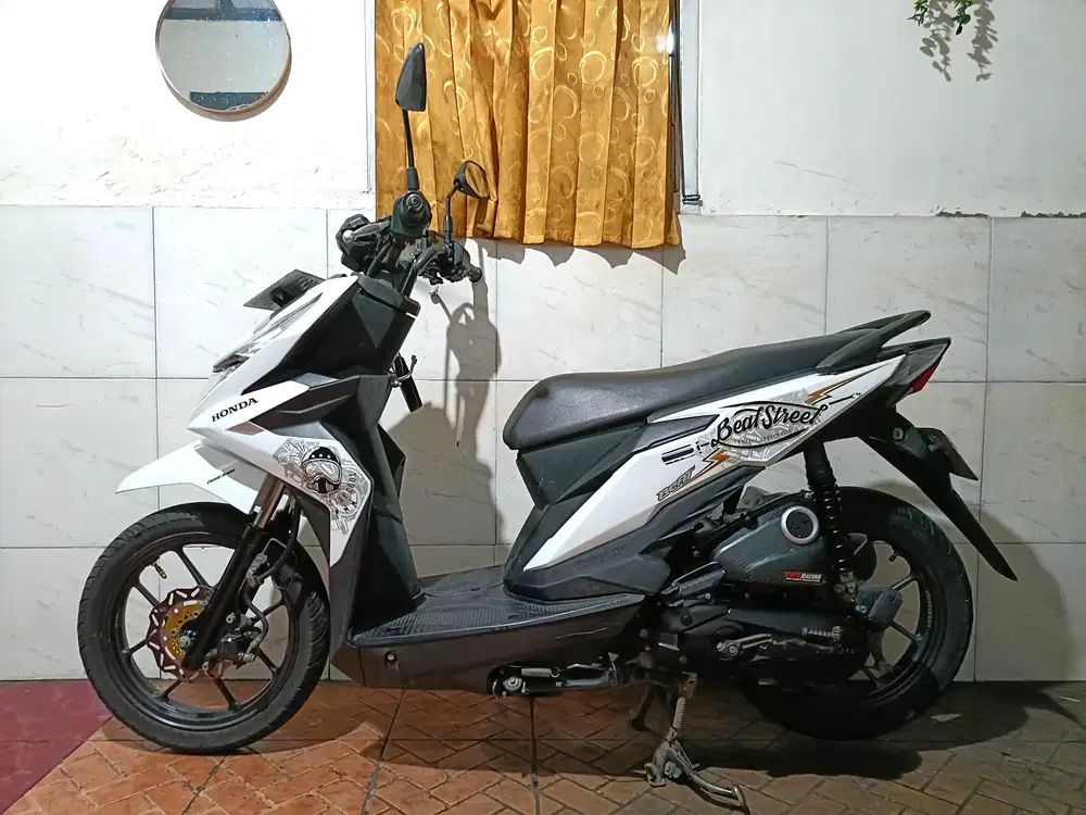 Beat street tahun 2018 low km 18rb/tt boleh gan cash lebih bagus