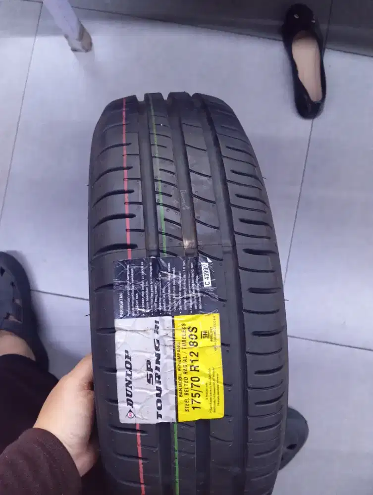 Ban mobil Dunlop sp touring  R1 175/70 R12 untuk carry, zebra, espass