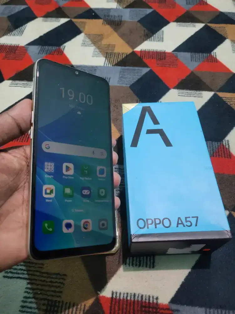 Jual cepat oppo a57 ram 4/64 fullset resmi