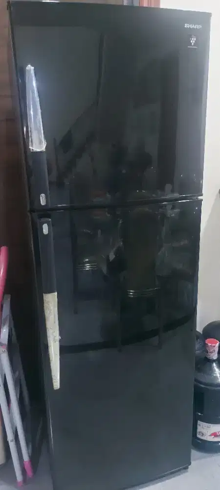Kulkas Sharp Ion Plasmacluster 2 Pintu Mulus Bagus Mesin Normal