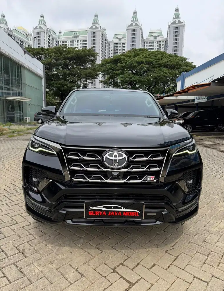 TOYOTA FORTUNER GR SPORT 2.8 4X4 DIESEL AT NIK 2023 BLACK ON BLACK