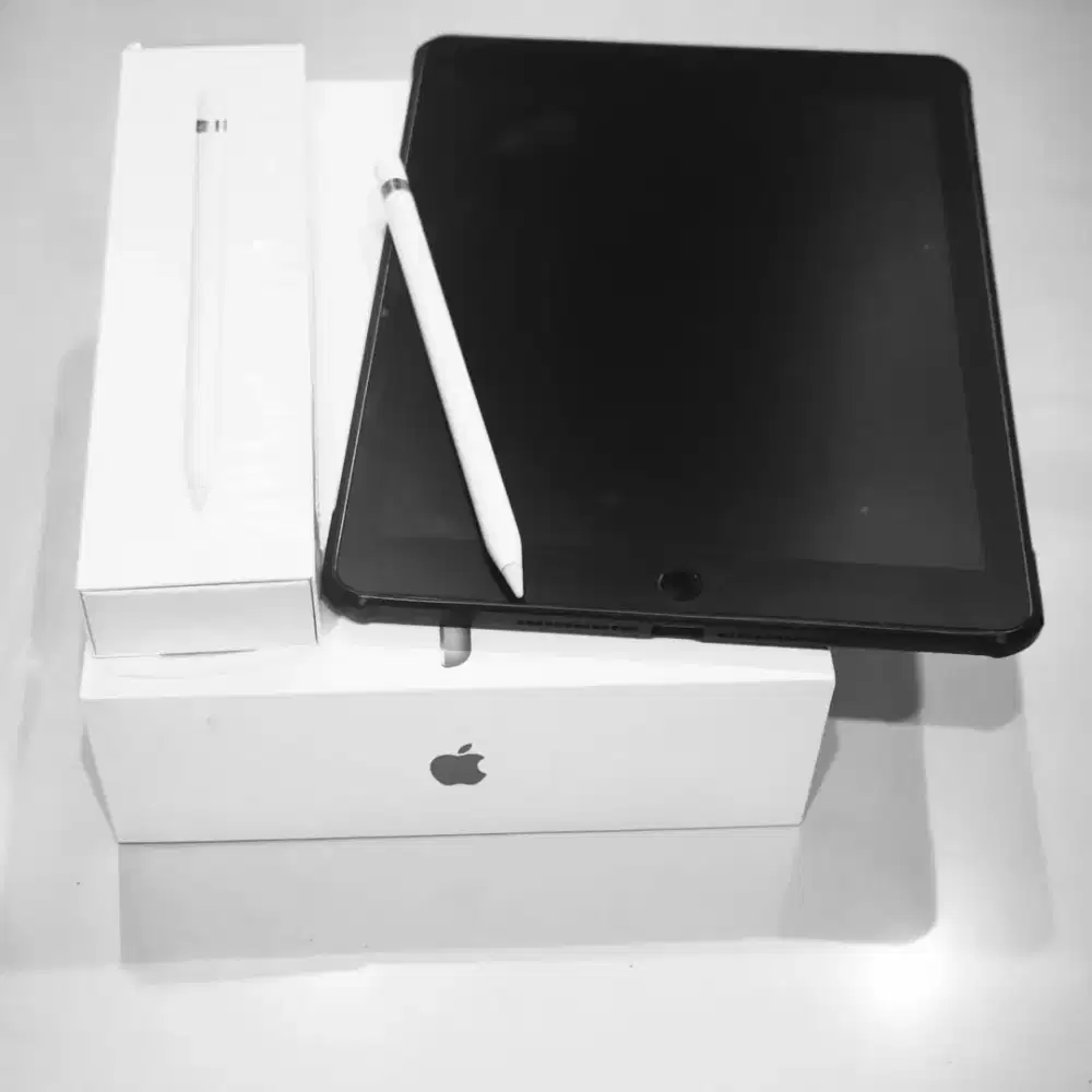 Ipad 6-2018 silver 128GB wifi only (ibox) + apple pencil