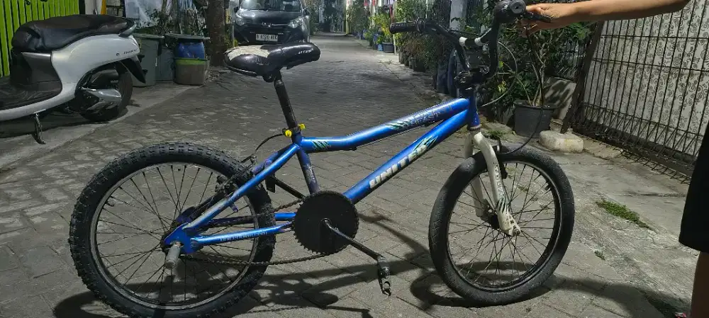 Sepeda BMX united beast
