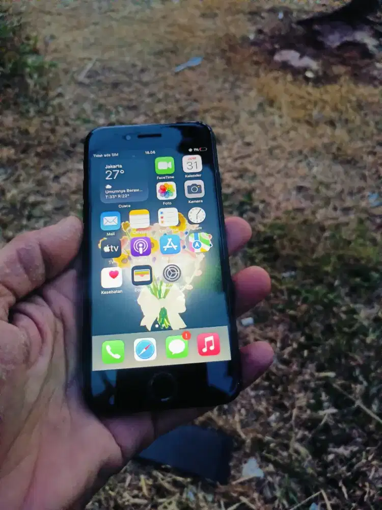 Iphone 7.  32 gb inter