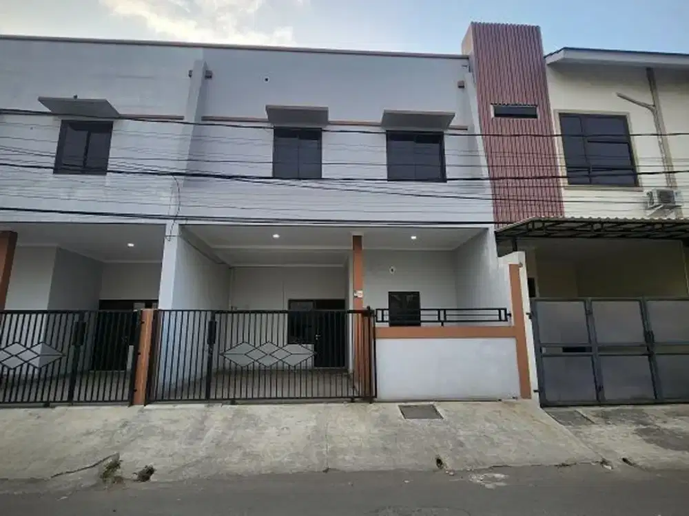 Dijual Rumah Hook 2 Lantai Harapan Indah Bekasi
