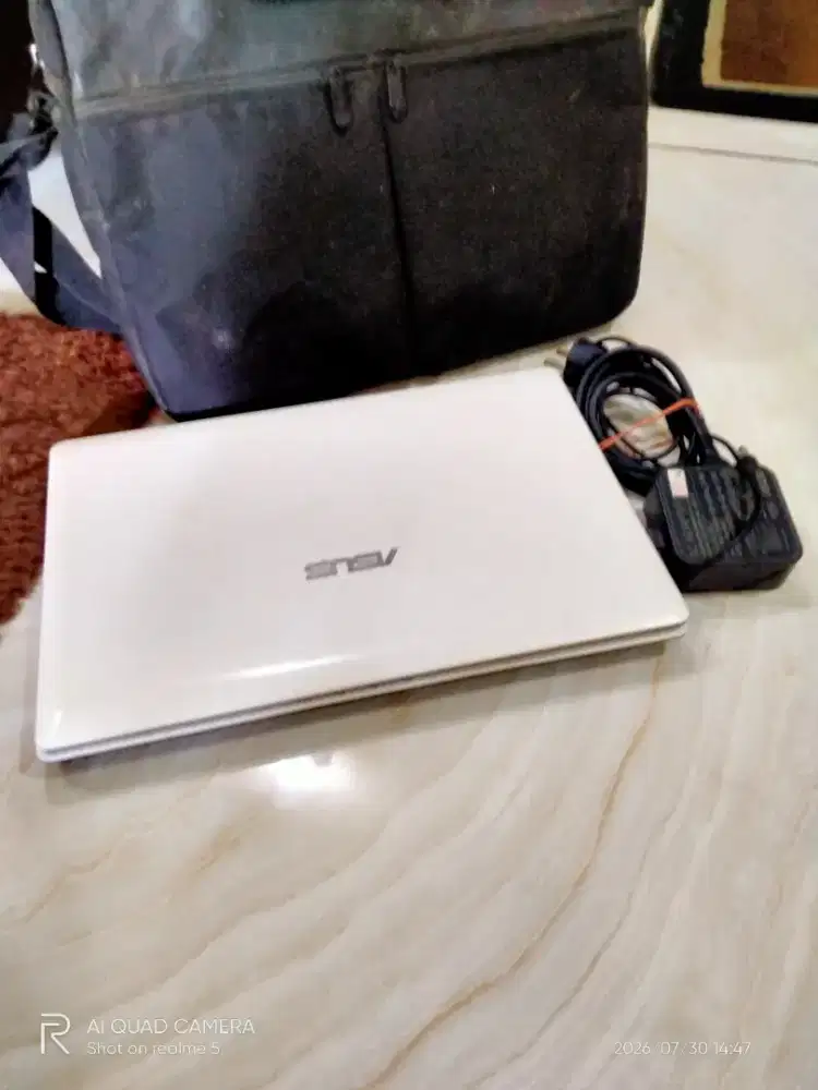 Asus 14 cor i3 -2350M VGA Nvidia GeForce 2gb (500/8gb) normal semua