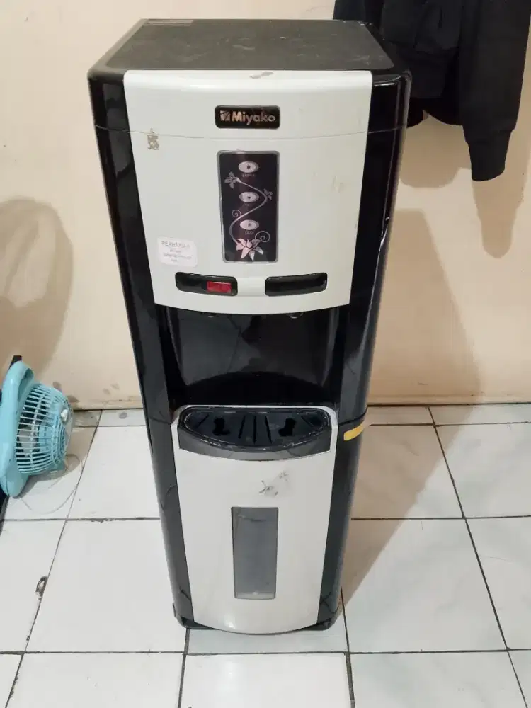Dispenser galon bawah hot n cool