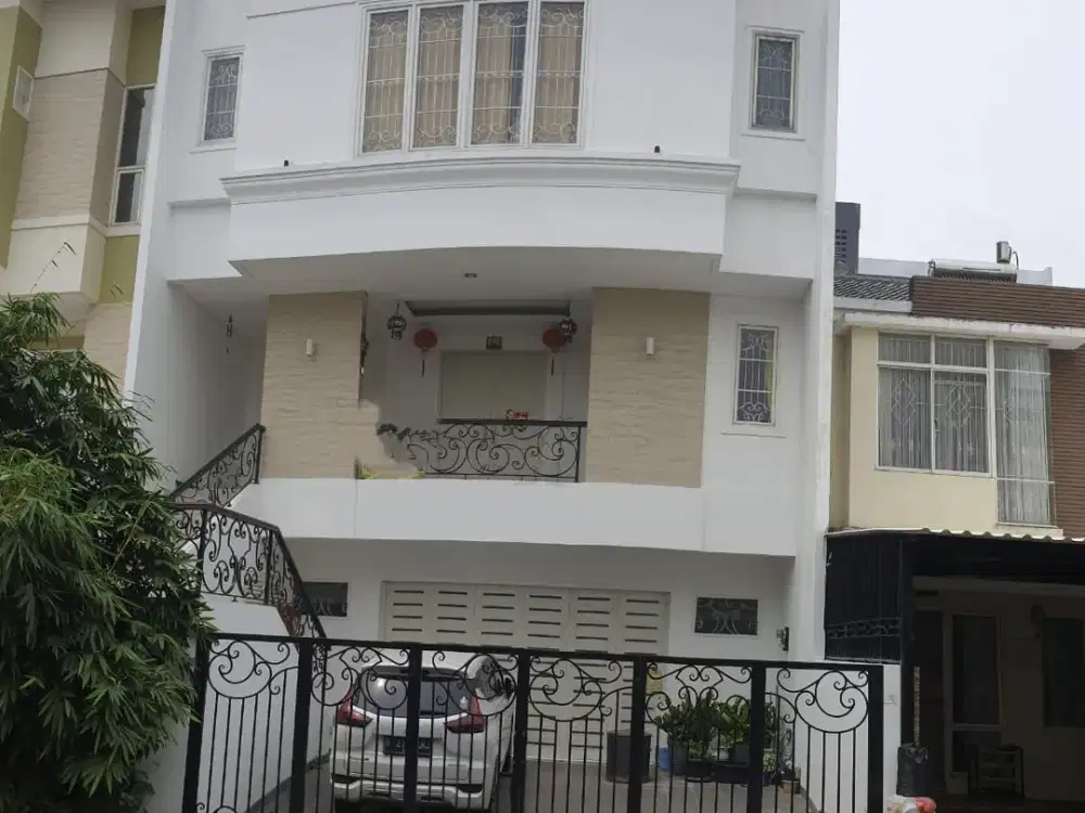 Dijual Rumah Mewah 3 Lantai Minimalis Modern Kayara PIK Jakarta Utara Luas 180m2 SHM Hadap Utara Strategic