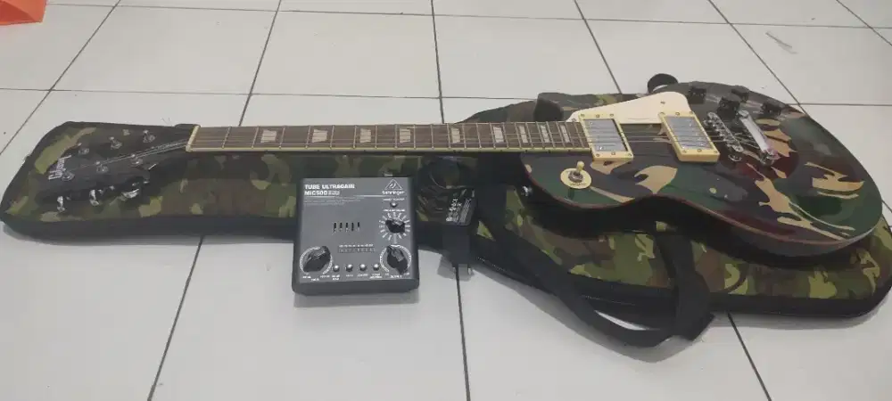 Gitar Gibson Les Paul Custom + Preamp Audio Interface Behringer (Nego)