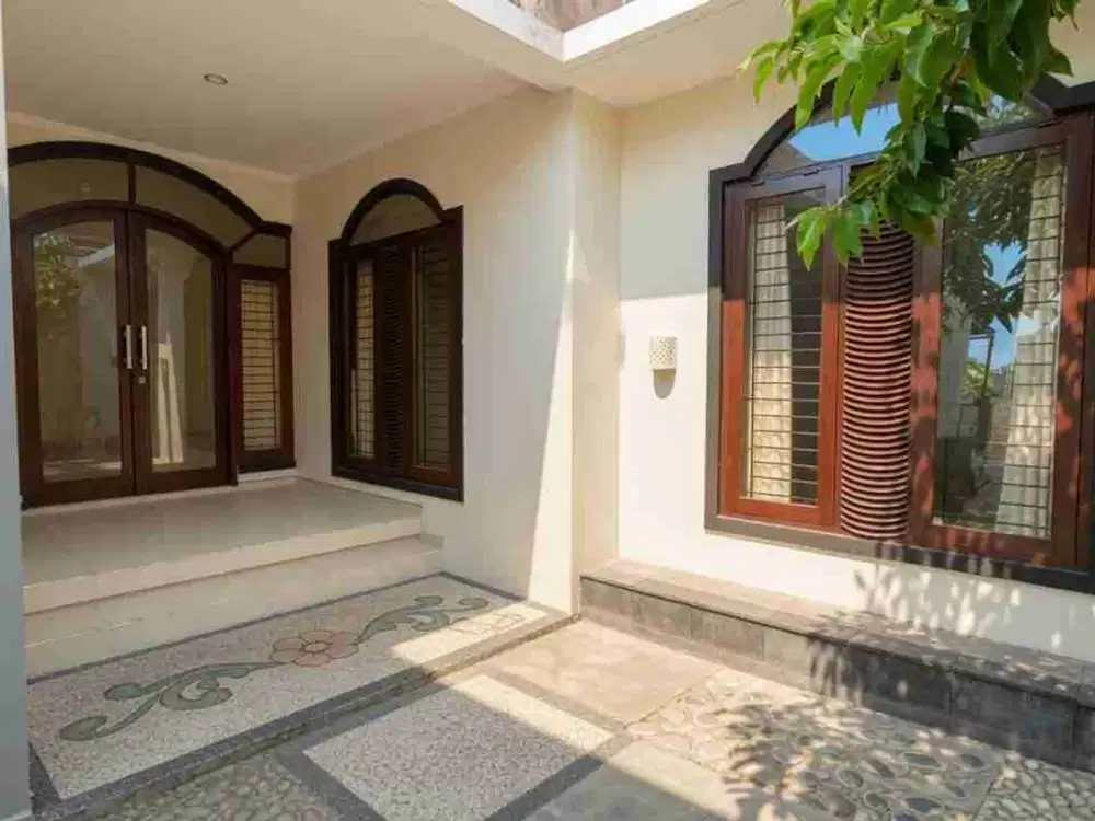 rumah 1 lantai 5 menit ke plaza renon denpasar