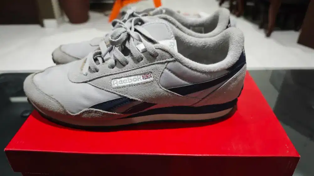 Jual sepatu Reebok classic AZ ori