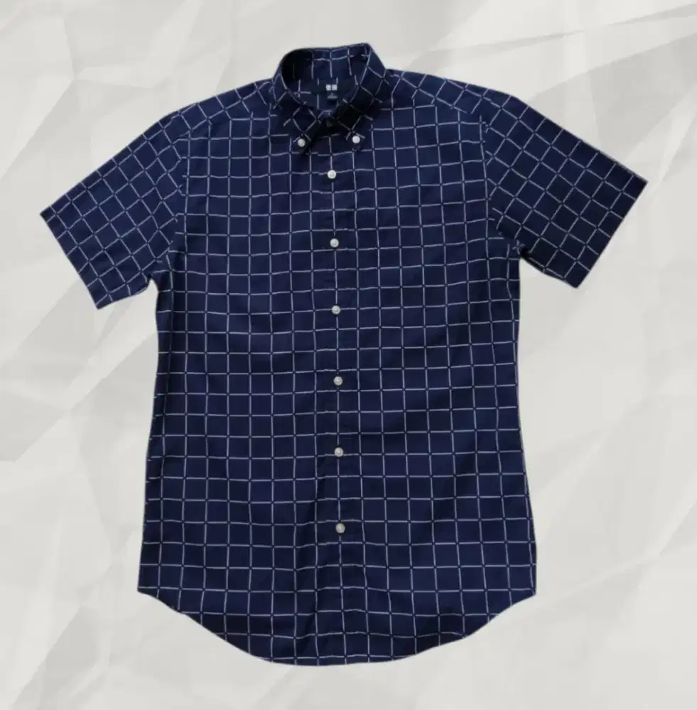 KEMEJA PENDEK UNIQLO KOTAK2 BIRU NAVY TUA, SIZE : S (LD94, 96,P71)