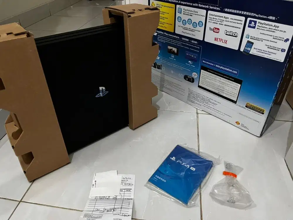 For Sale - PS4 Pro 1Tb