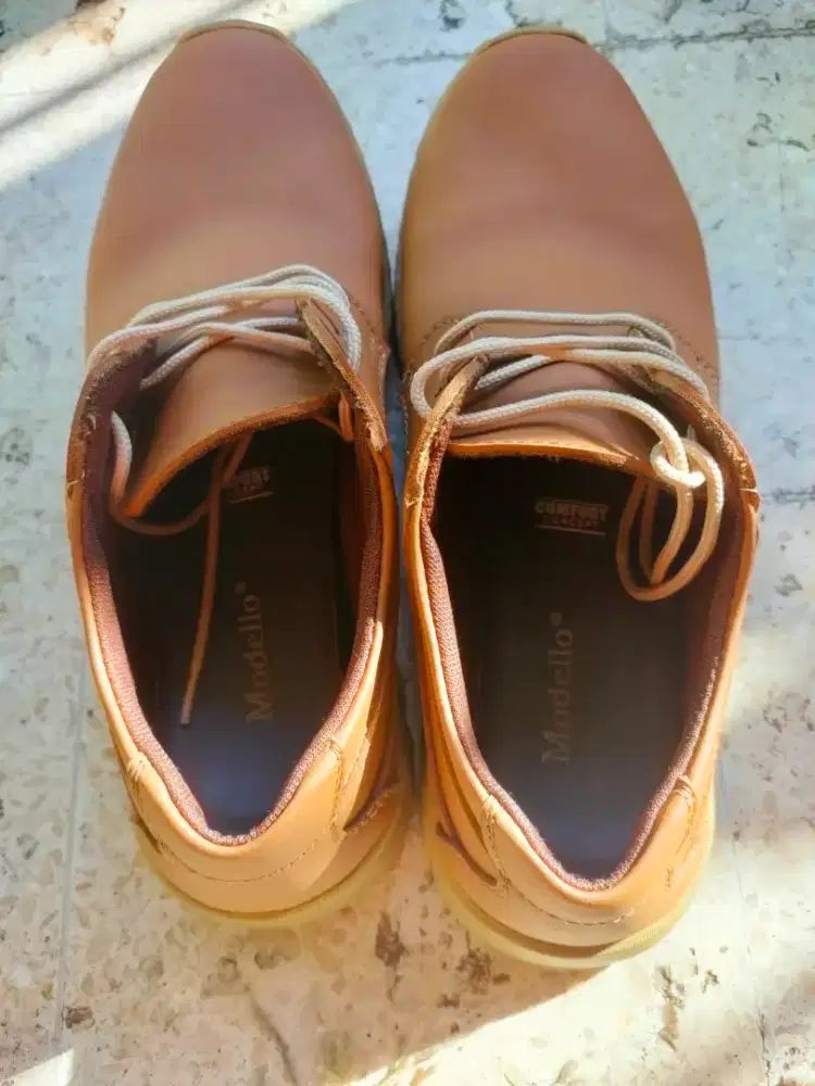 Sepatu casual modello size 42
