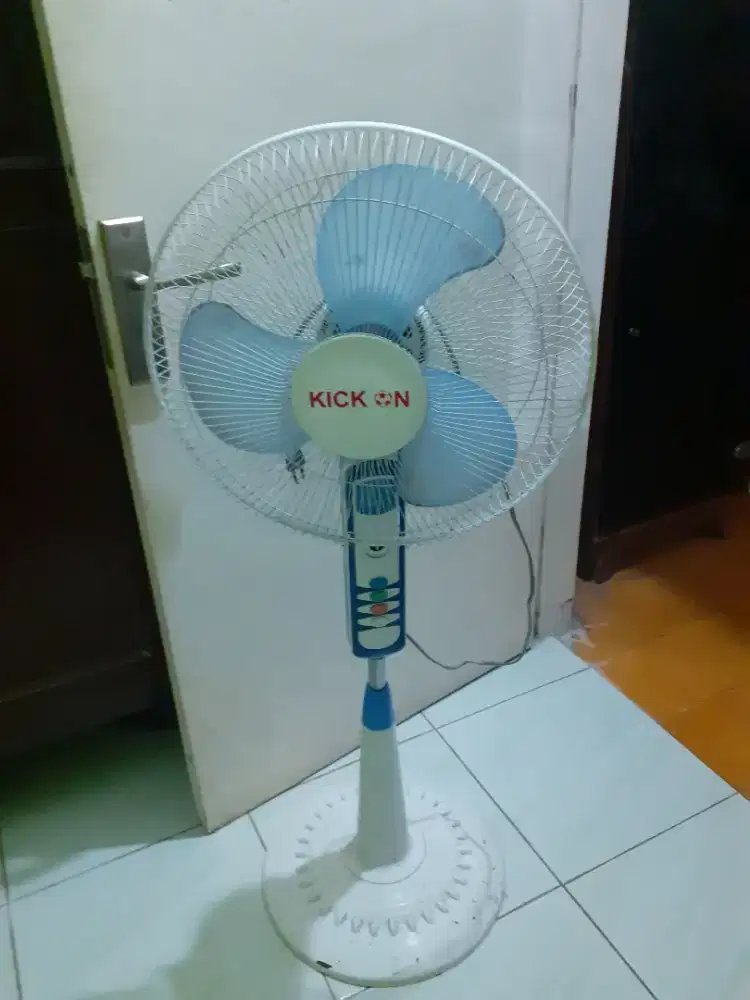 Kipas Angin Kick On