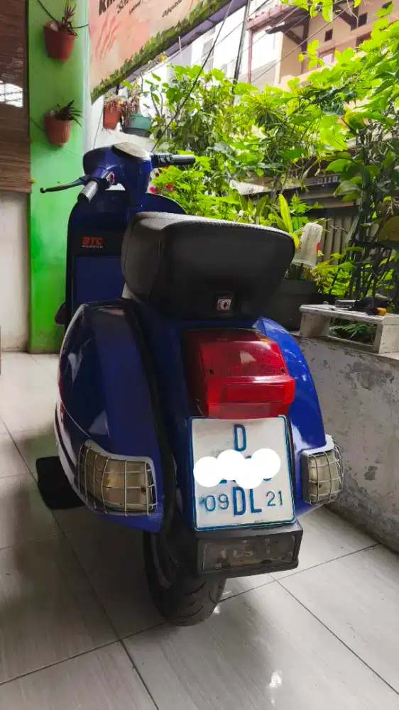 Vespa Exlusive 2 1993 Lengkap
