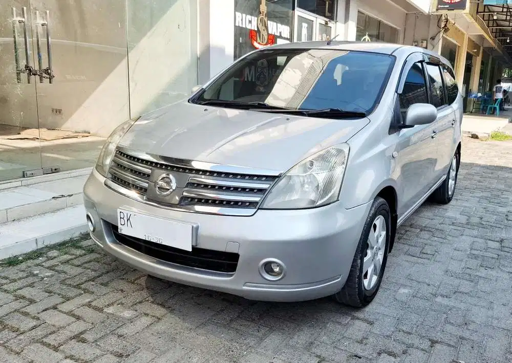 Nissan Grand livina 2010 Bensin