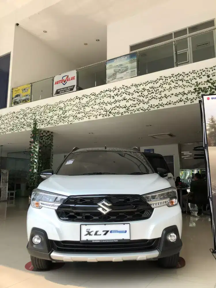 New XL7 1.5 Hybrid