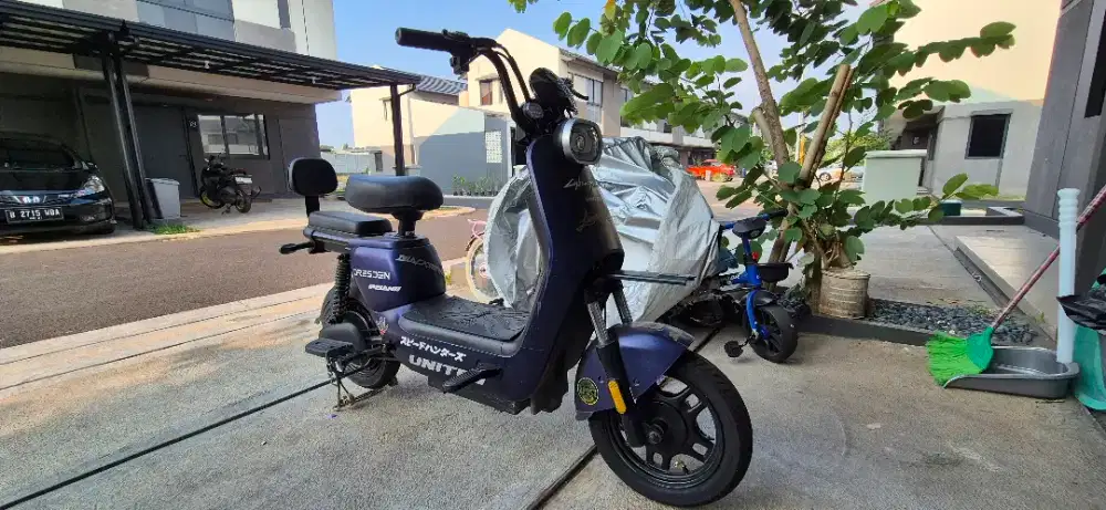 Sepeda Listrik United Dresden 600 watt - Biru Navy