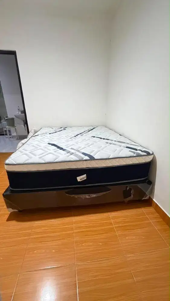 Spring bed+divan merk Central