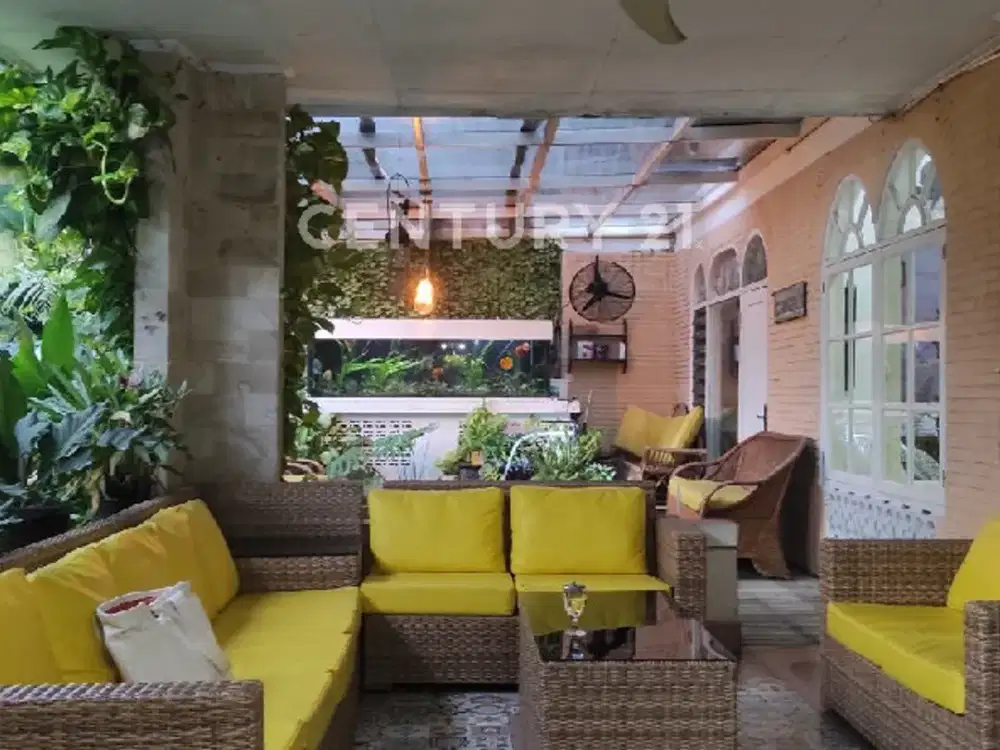 Legacy House  Menteng 685m2 Hadap Timur , 7 Kamar