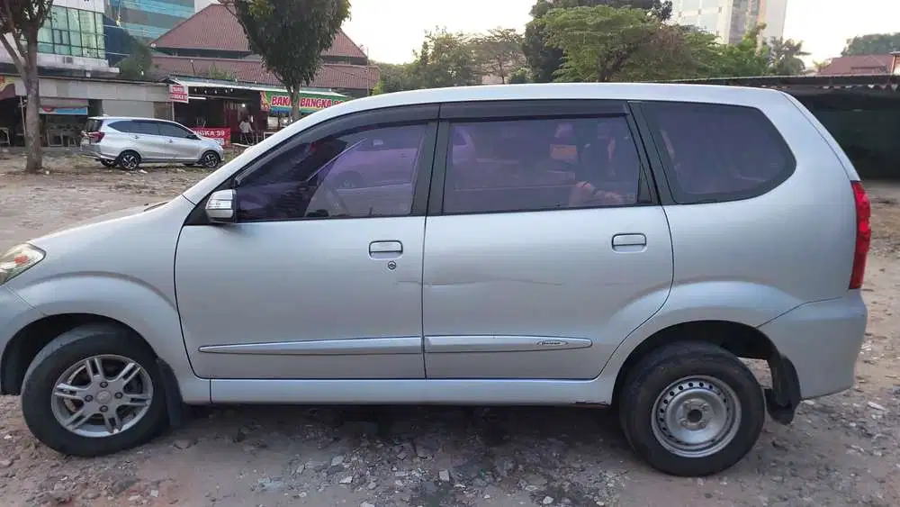 Daihatsu Xenia 2009 Bensin