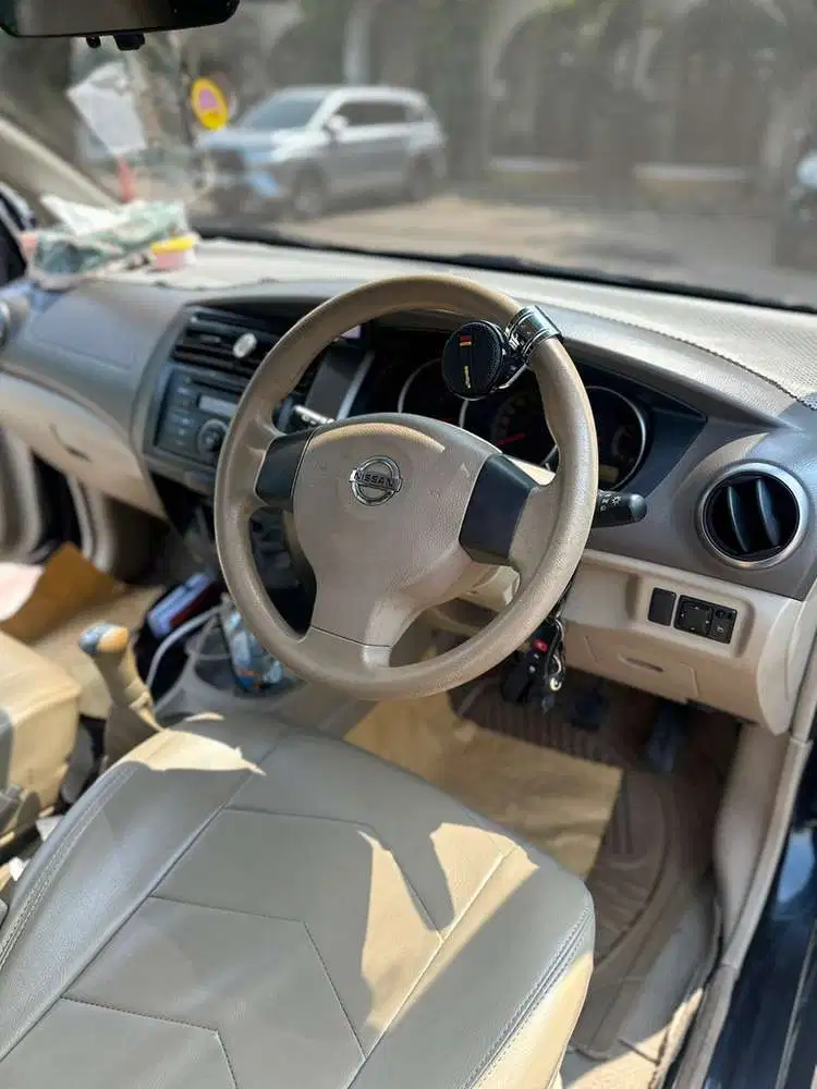 Nissan Grand livina 2011 Bensin