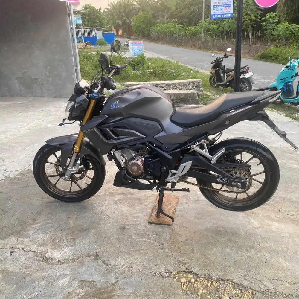 DIJUAL CB 150R SE ABU2 PEMAKAIAN PRIBADI