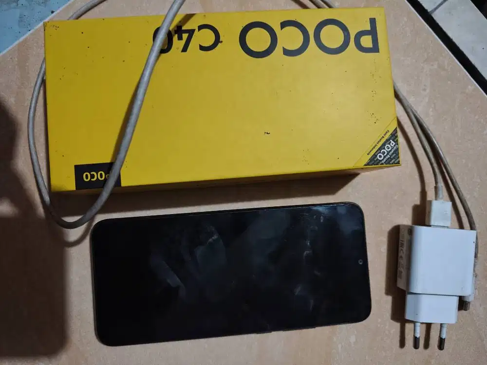 [Jual Cepat] POCO C40 4/64GB Black Fullset Original – Mulus & Normal