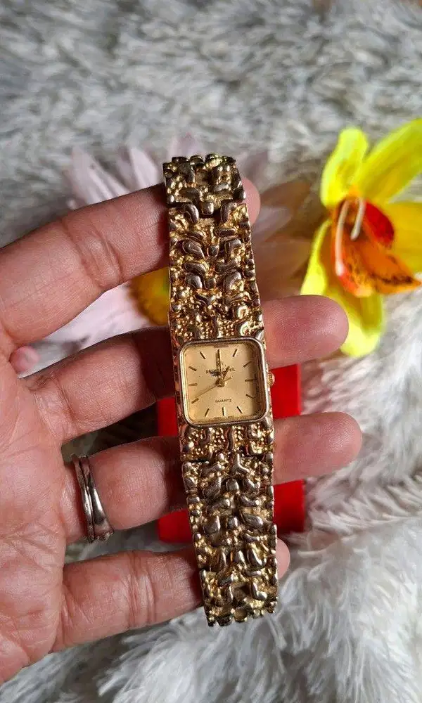 Vintage Gold-Nugget Quartz Watch (Gaya Klasik 80-an)