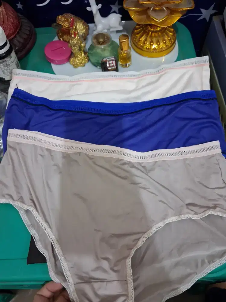 3 celana dalan uk
Dewasa warna putih,biru
Dan warna abu-abu
Limited