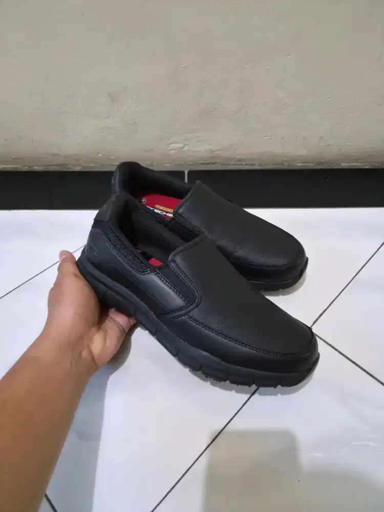 Skechers Slip-Ins Nampa Work Hitam ; Size 40