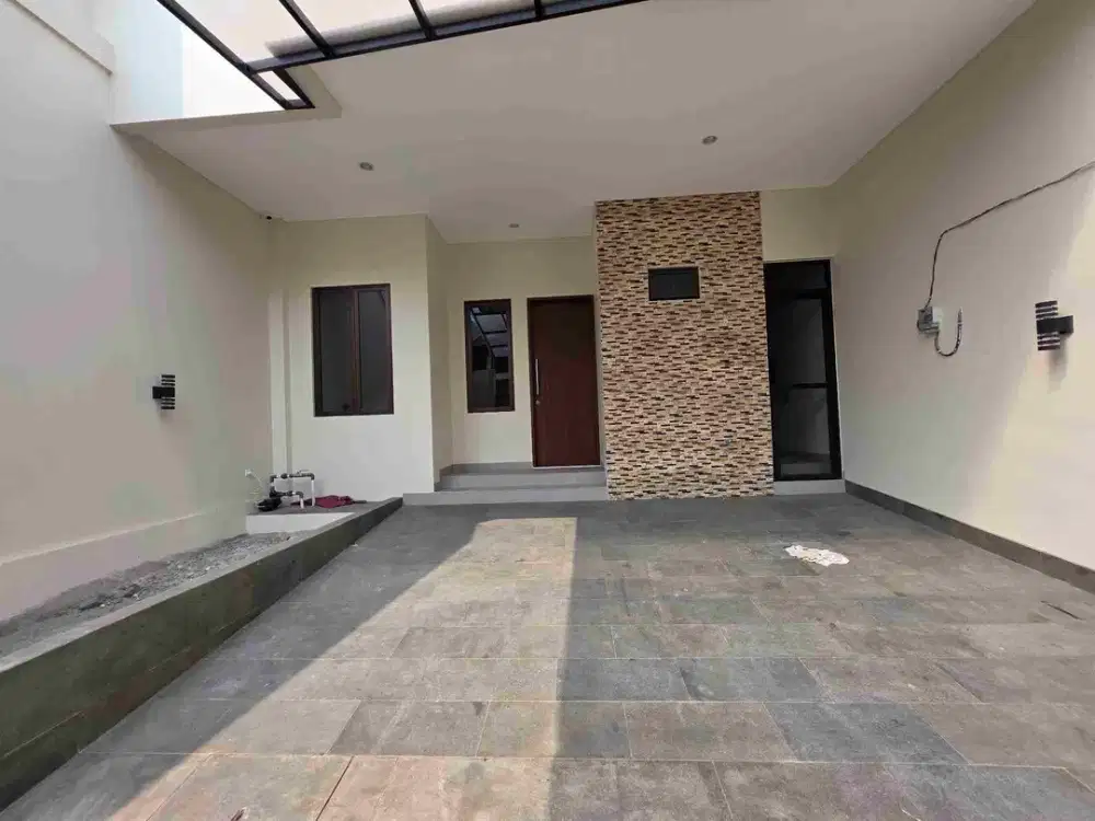 dijual rumah brand new 3 lantai bagus