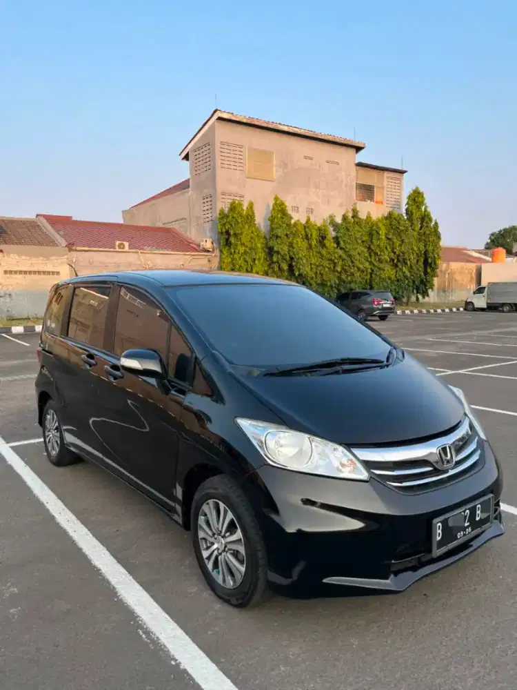 Honda Freed 2013 SD AT Hitam KM 76rb Pajak Sep 2026 Rawatan Pribadi