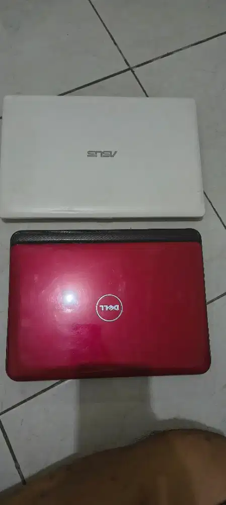 Dua notebook tidak ada charger