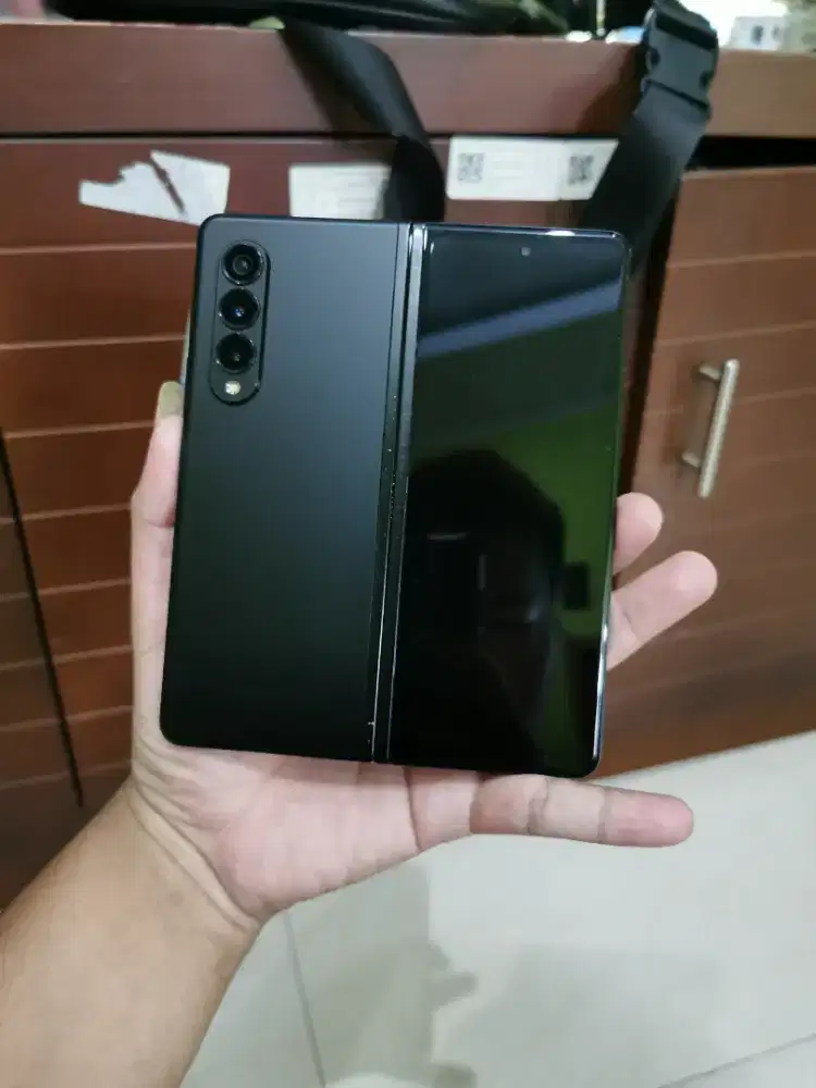 Samsung z fold 3 12/512 gb