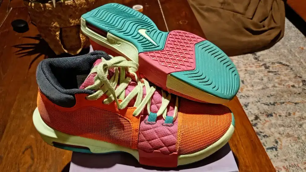 Sepatu basket lebron witness 8 ep