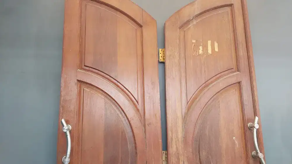 Pintu kayu kamper bekas kondisi bagus