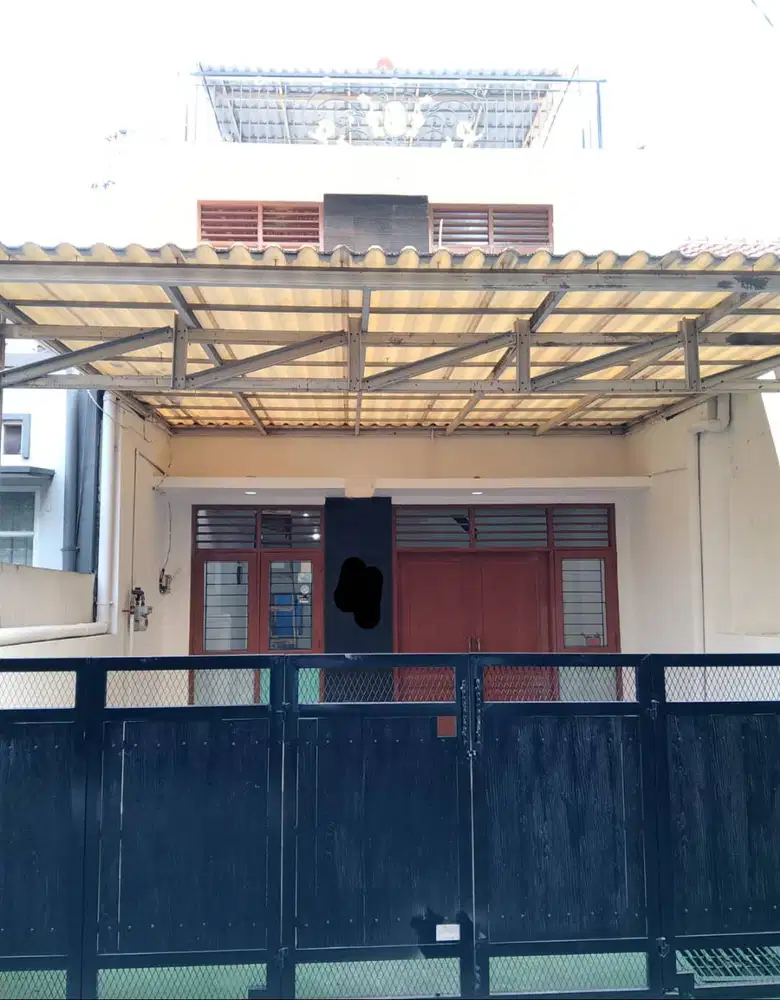 Disewakan Rumah 3 Lantai selesai Renovasi Tanpa Perantara
