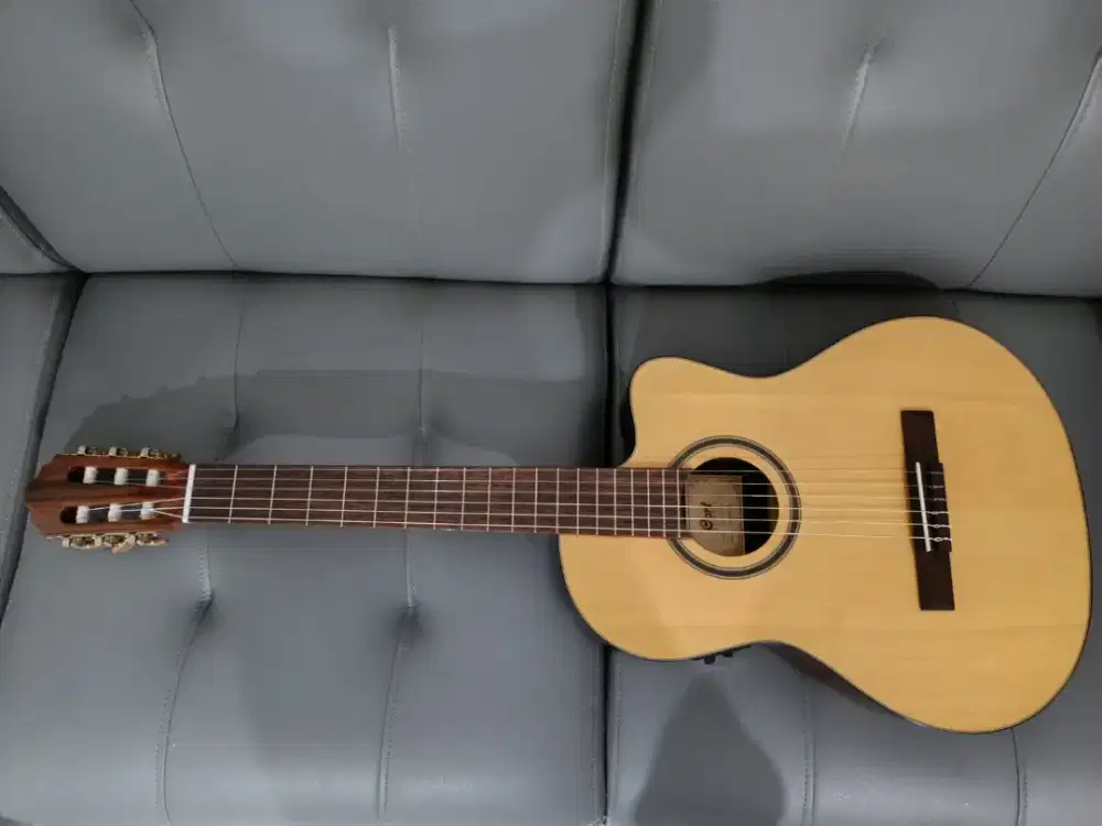 Gitar classic elektrik. Cort AC160 CFTL NAT