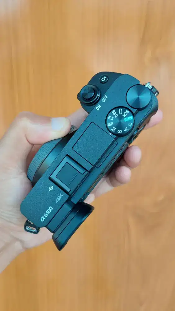 SONY A6400 BODY ONLY LIKE NEW FULLSET