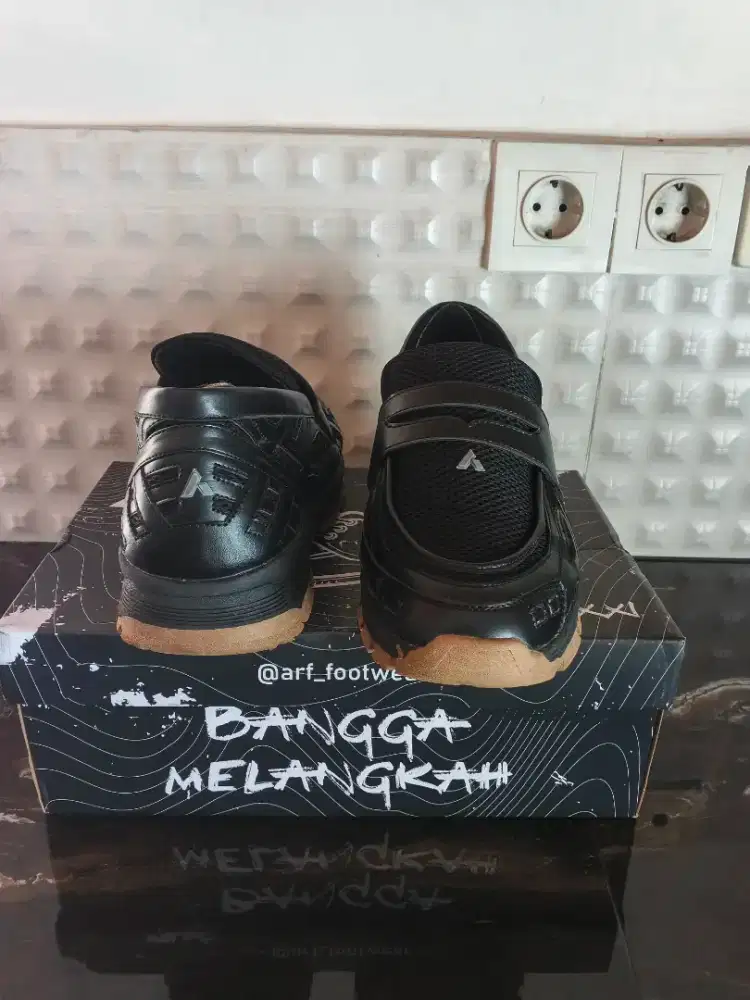Loafers Lokal Fit 42 Lengkap